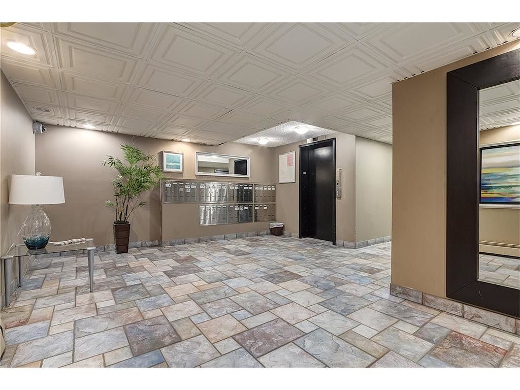 2 bedroom apartment Beltline 1550 includes indoor parking ONE MONTH FREE RentEasy.ca